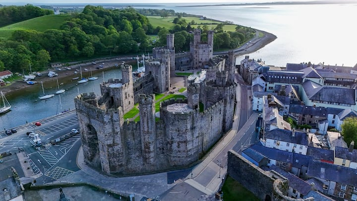 Caernarfon Holiday Guide