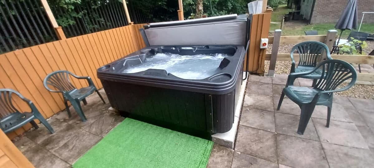 Hot tub patio at 124 Snowdon Drive